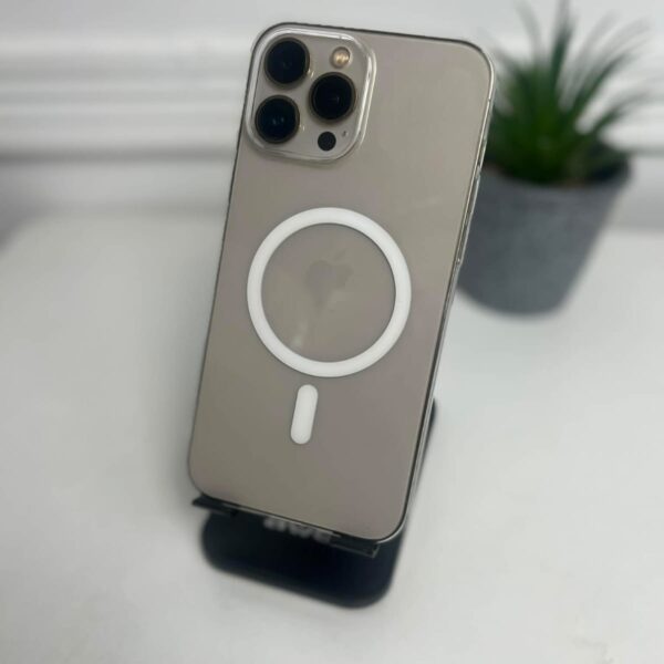 iPhone 16 Pro Max – MagSafe Clear Magnetic Case | جراب شفاف